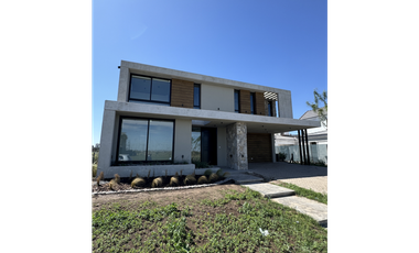 Casa a estrenar Vida