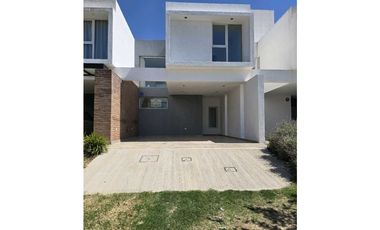 DOCTA - DUPLEX 3 DORM 3 BAÑOS CALEF CENTRAL, PILETA!