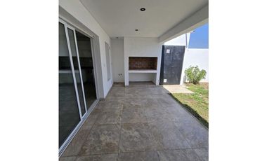 DOCTA - DUPLEX 3 DORM 3 BAÑOS CALEF CENTRAL, PILETA!