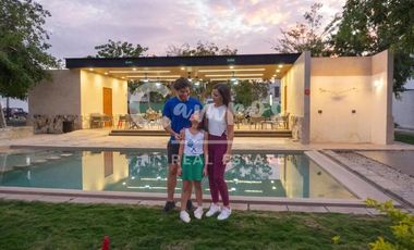 Casa de 2 piso, 4 recamaras en privada en Cholul Yucatan  Preventa abril 2026