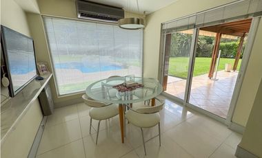 Casa sobre dos lotes en Country Club Los Cardales a la venta