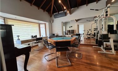 Casa sobre dos lotes en Country Club Los Cardales a la venta