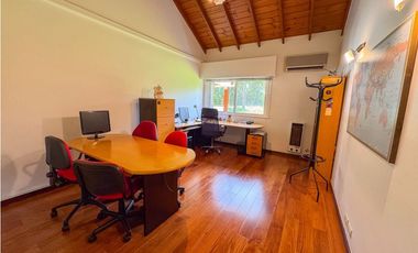 Casa sobre dos lotes en Country Club Los Cardales a la venta