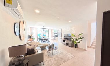 Casa de 2 piso, 3 recamaras en privada en Cholul Merida  Entrega inmediata