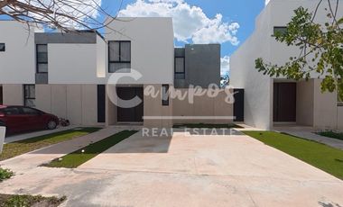 Casa de 2 piso, 3 recamaras en privada en Cholul Merida  Entrega inmediata