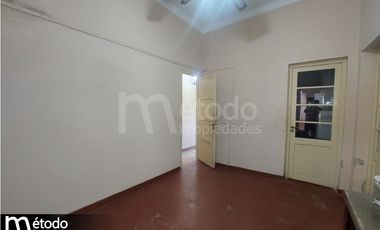 Casa - Pellegrini N° 1545
