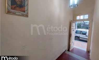 Casa - Pellegrini N° 1545