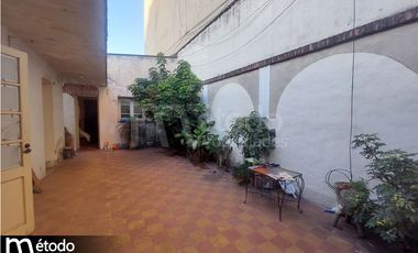 Casa - Pellegrini N° 1545