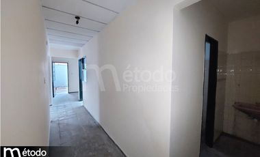 Casa - B° Apipe - Benavidez N° 197 esq. Argerich