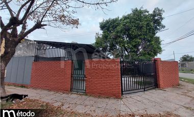 Casa - B° Apipe - Benavidez N° 197 esq. Argerich
