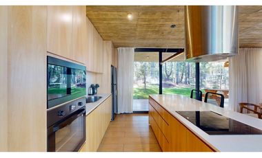 Vendo Moderna Casa  en Pinamar – Zona lamos – Diseño y Confort