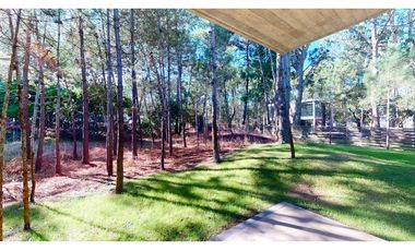 Vendo Moderna Casa  en Pinamar – Zona lamos – Diseño y Confort