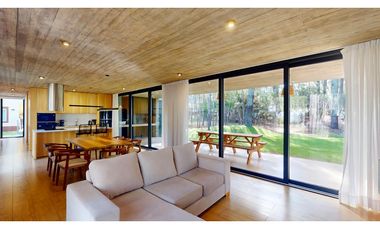 Vendo Moderna Casa  en Pinamar – Zona lamos – Diseño y Confort