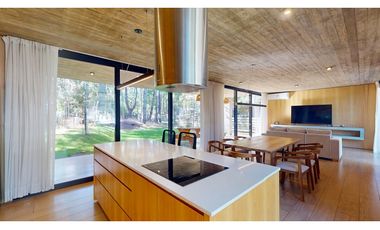 Vendo Moderna Casa  en Pinamar – Zona lamos – Diseño y Confort