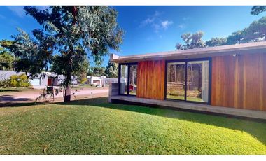 Vendo Moderna Casa  en Pinamar – Zona lamos – Diseño y Confort