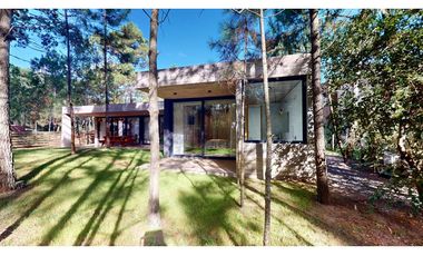Vendo Moderna Casa  en Pinamar – Zona lamos – Diseño y Confort