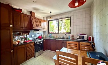 3 AMBIENTES CON BALCON - 2DO POR ESCALERA - MUY LUMINOSO!