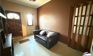 PH entrada independiente - Quincho-Terraza y Cochera cubierta