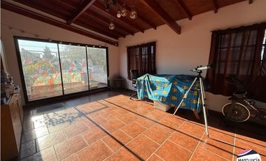 PH entrada independiente - Quincho-Terraza y Cochera cubierta