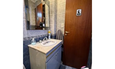 PH entrada independiente - Quincho-Terraza y Cochera cubierta