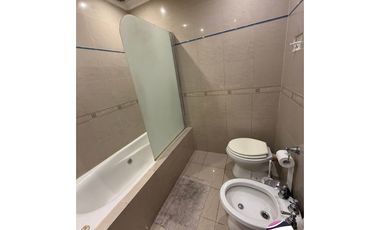 PH entrada independiente - Quincho-Terraza y Cochera cubierta