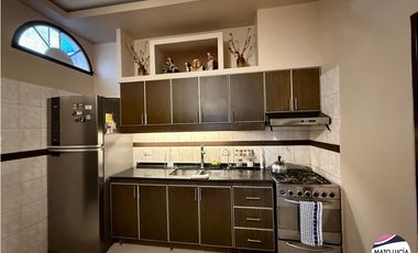 PH entrada independiente - Quincho-Terraza y Cochera cubierta