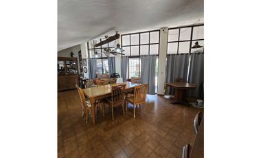 B° San Salvador! 3 dorm, amplia, toda PB!