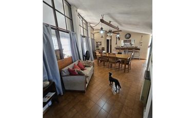 B° San Salvador! 3 dorm, amplia, toda PB!