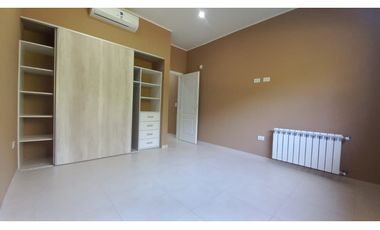 VENDO CASA A ESTRENAR  4 AMB EN ALAMOS PINAMAR