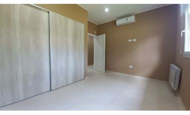 VENDO CASA A ESTRENAR  4 AMB EN ALAMOS PINAMAR