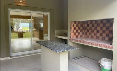 VENDO CASA A ESTRENAR  4 AMB EN ALAMOS PINAMAR