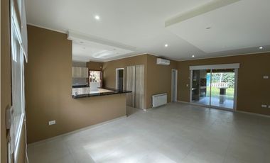 VENDO CASA A ESTRENAR  4 AMB EN ALAMOS PINAMAR