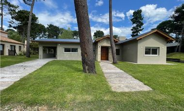 VENDO CASA A ESTRENAR  4 AMB EN ALAMOS PINAMAR