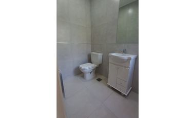 VENDO CASA A ESTRENAR  4 AMB EN ALAMOS PINAMAR