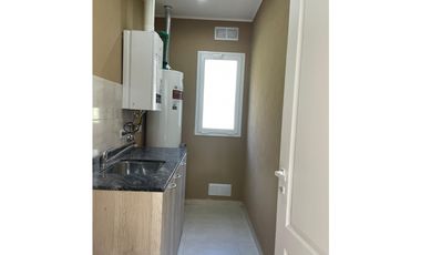 VENDO CASA A ESTRENAR  4 AMB EN ALAMOS PINAMAR