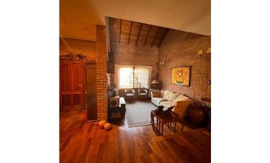 Casa multifamiliar centrica en venta