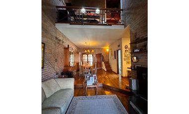 Casa multifamiliar centrica en venta