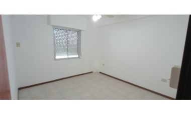 DEPARTAMENTO CON PISCINA Y PARRILLA