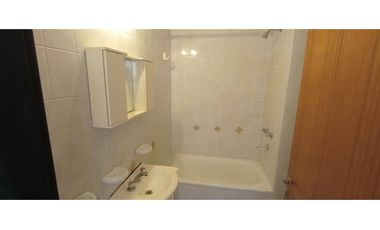 DEPARTAMENTO CON PISCINA Y PARRILLA