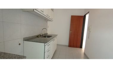 DEPARTAMENTO CON PISCINA Y PARRILLA