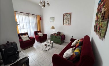 Casa sobre Avenida Ameghino en venta