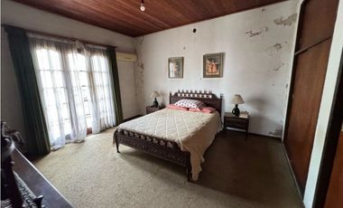 Casa sobre Avenida Ameghino en venta