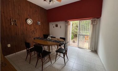 Casa sobre Avenida Ameghino en venta
