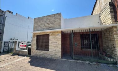 Casa a Metros de Av. Mitre en venta