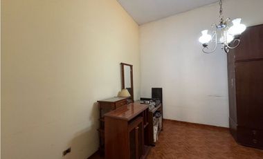 Casa a Metros de Av. Mitre en venta