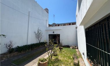 Casa a Metros de Av. Mitre en venta
