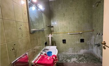 Casa a Metros de Av. Mitre en venta