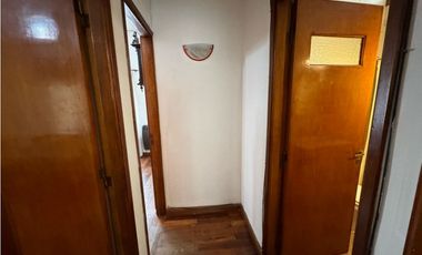 Excelente chalet con amplio patio, piscina y quincho