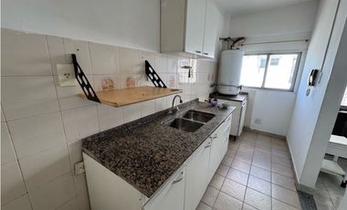 Departamento a metros de Av. Varela en venta