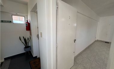 Departamento a metros de Av. Varela en venta